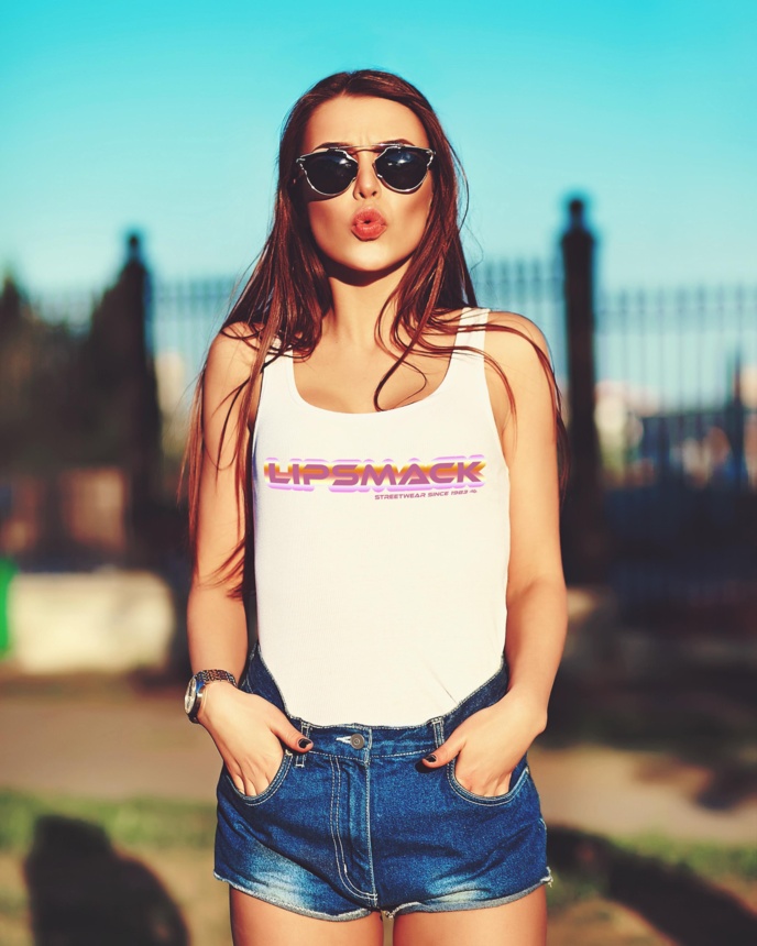 woman-lipsmack-banner.jpg Thumbnail